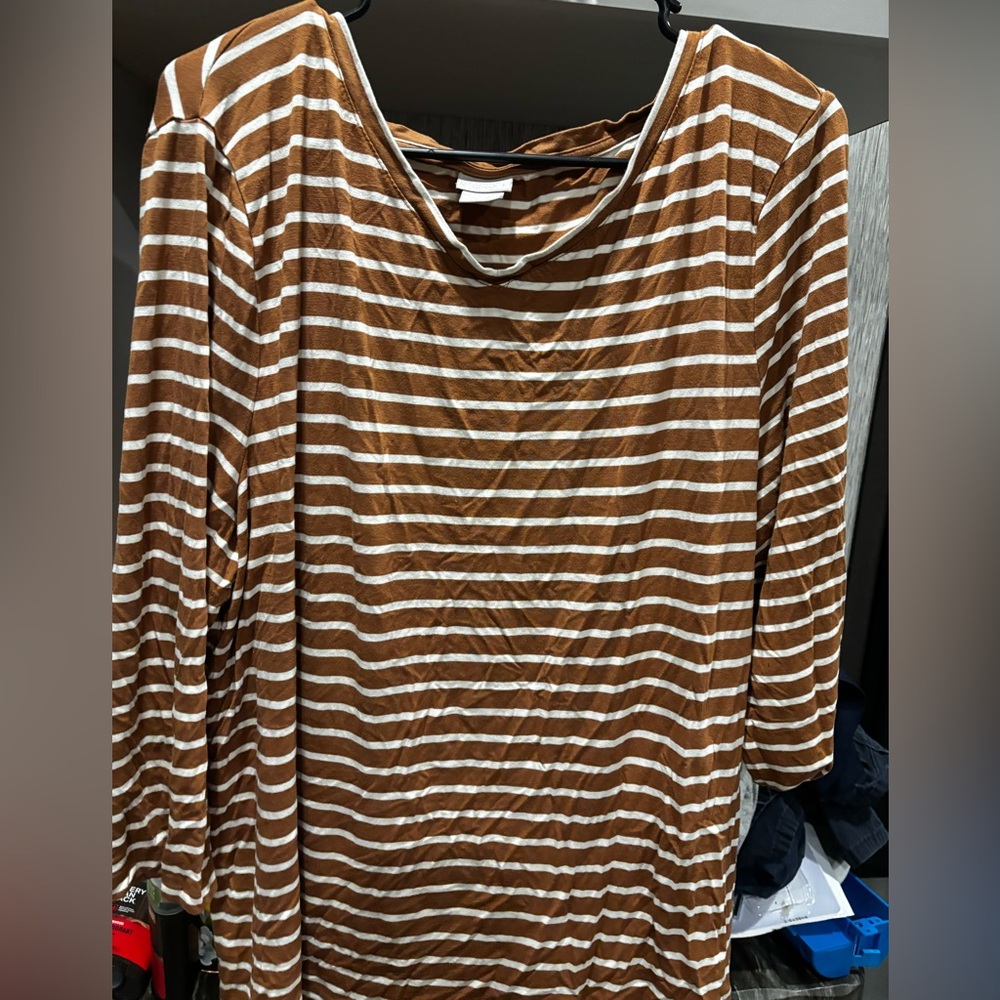 Chico's Brown and White Ribbed 3/4 Sleeve Blouse